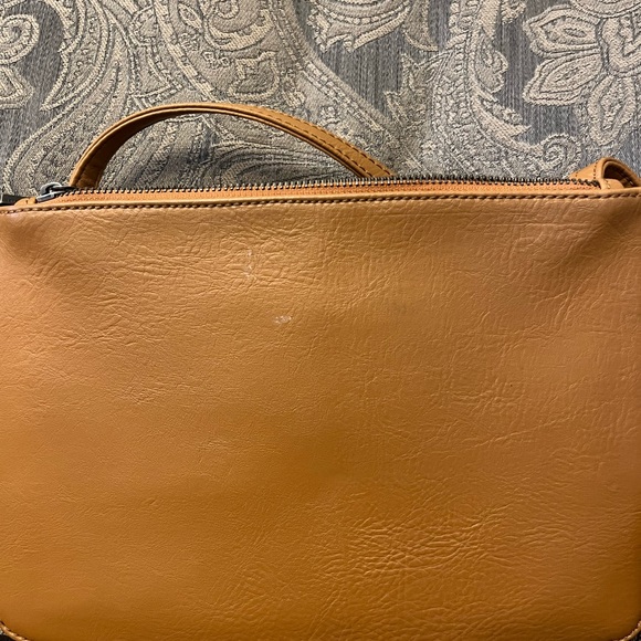 MATT&NAT Crossbody tan purse with double purse compartments - Picture 12 of 14